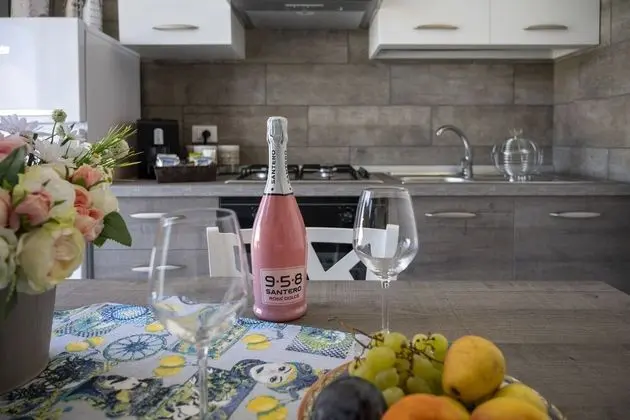 Family Apart Daire, Birden Çok Yatak, Denize Bakan (Zircone Apartment On Sea Shore)