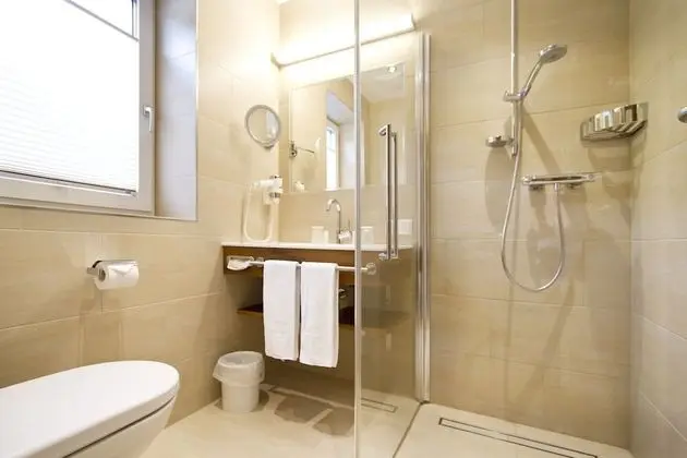 Classic Tek Büyük Yataklı Oda