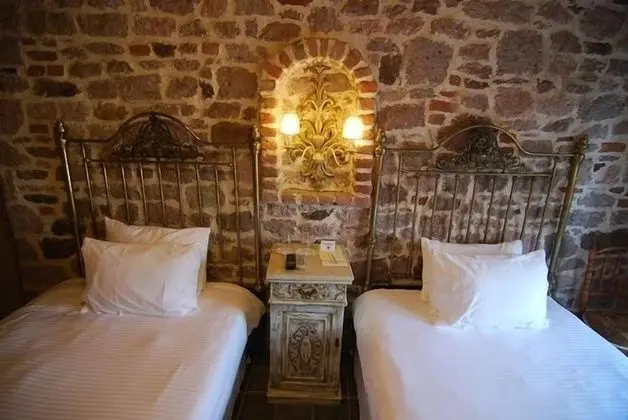 Standard Tek Büyük veya İki Ayrı Yataklı Oda
