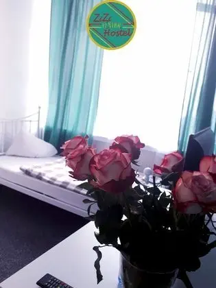 İki Ayrı Yataklı Oda, Ortak Banyo