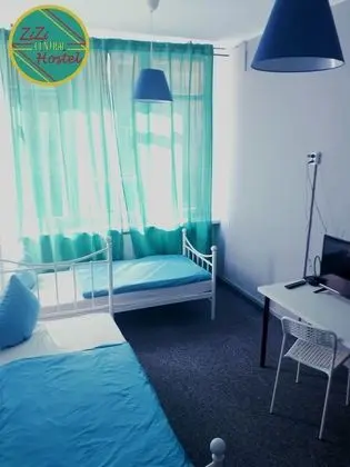 İki Ayrı Yataklı Oda, Ortak Banyo