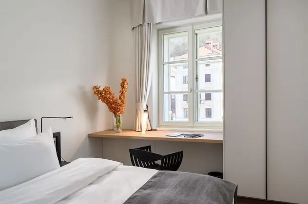 Tek Büyük Yataklı Oda, Balkon
