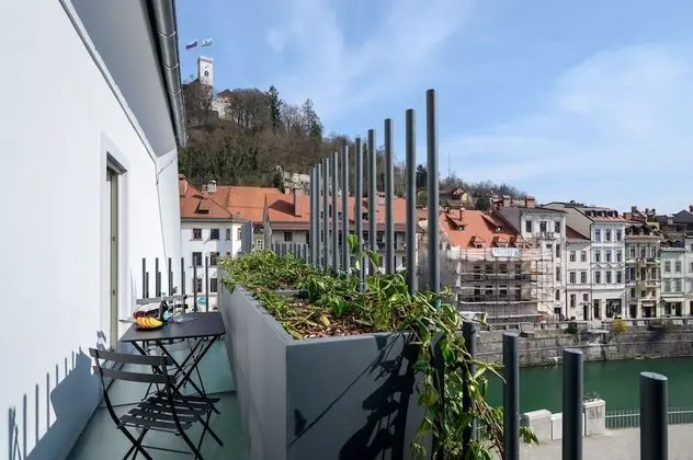 Tek Büyük Yataklı Oda, Balkon