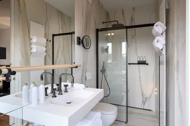 Tek Büyük Yataklı Oda, Balkon
