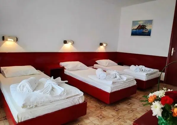 Üç Kişilik Oda, Balkon