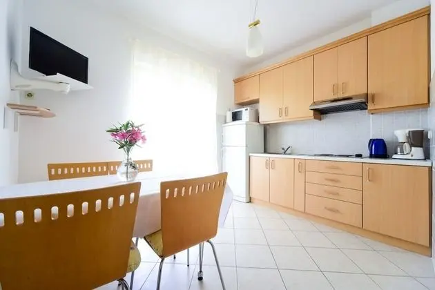 Apart Daire (Zlatko - 100m from the sea - A2(4))