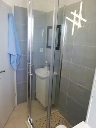 Stüdyo (Zlatko Slobodan - by sea - A2(3))