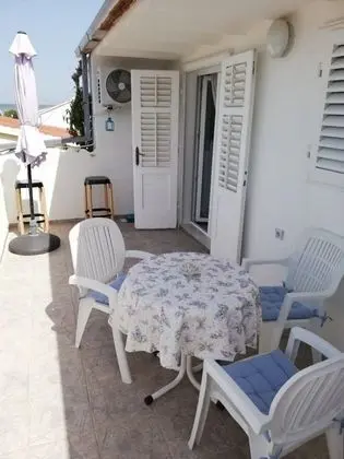 Stüdyo (Zlatko Slobodan - by sea - A2(3))