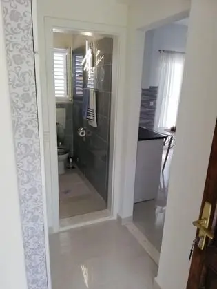 Stüdyo (Zlatko Slobodan - by sea - A2(3))