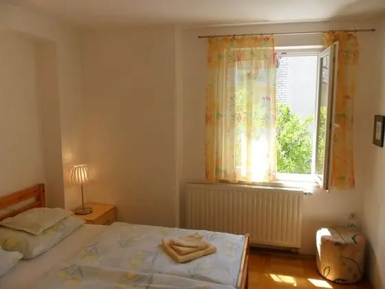 Apart Daire (Zlato - with pool - A3 Lovor (4+1))