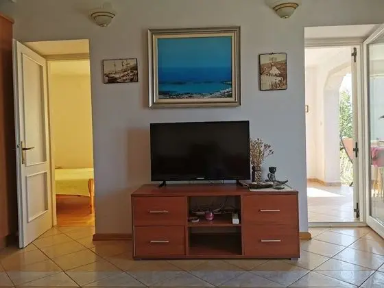 Apart Daire (Zlato - with pool - A3 Lovor (4+1))