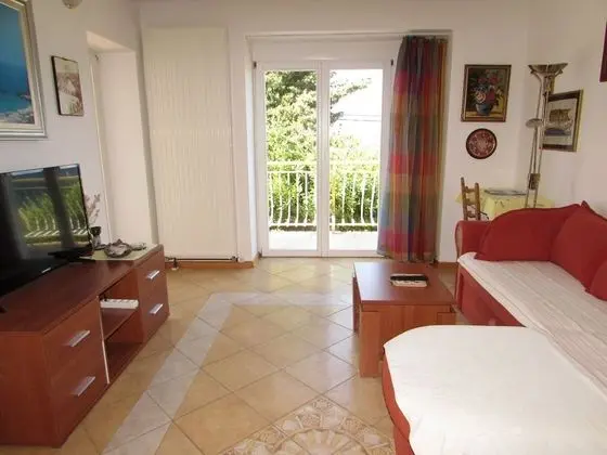 Apart Daire (Zlato - with pool - A3 Lovor (4+1))