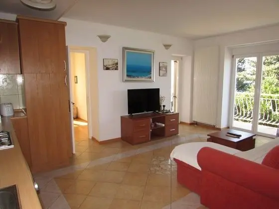 Apart Daire (Zlato - with pool - A3 Lovor (4+1))