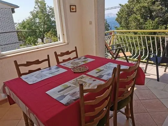 Apart Daire (Zlato - with pool - A3 Lovor (4+1))