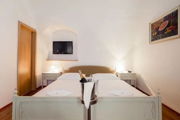 Standard Tek Büyük veya İki Ayrı Yataklı Oda