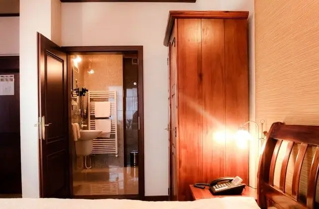 Tek Büyük Yataklı Oda