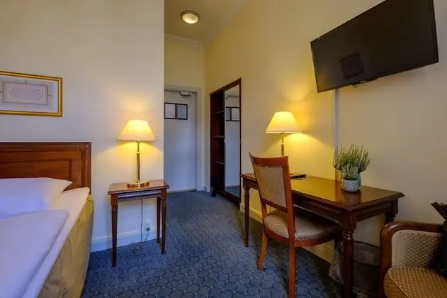 Standard Tek Büyük Yataklı Oda