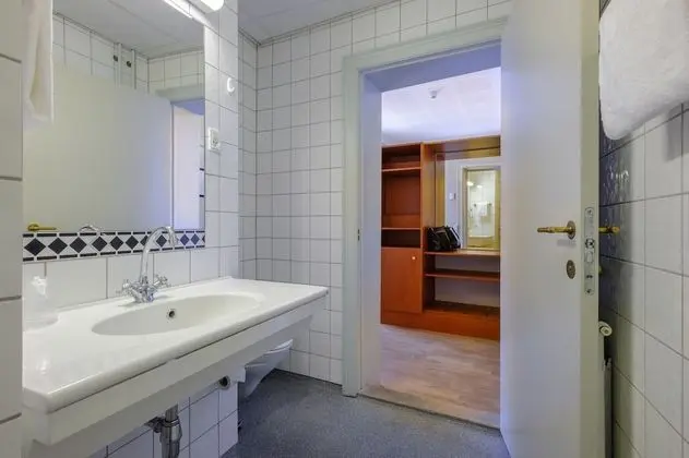 Standard Tek Büyük Yataklı Oda