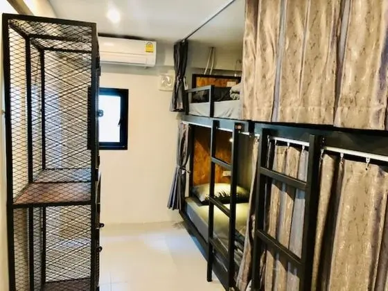 Mixed Dormitory Room