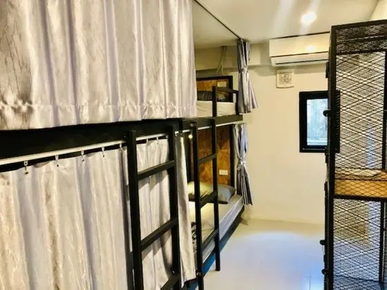 Mixed Dormitory Room