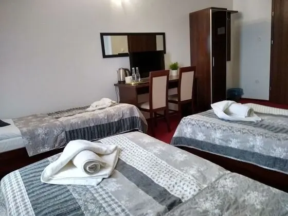 Üç Kişilik Oda