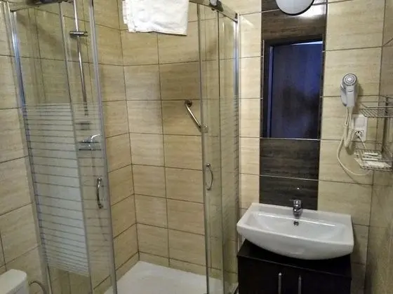 Üç Kişilik Oda