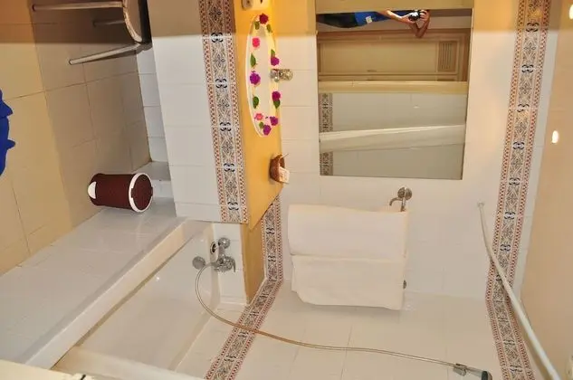 Üç Kişilik Oda