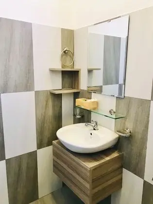 Basic Oda, Tepe Manzaralı