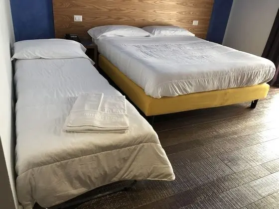 Üç Kişilik Oda, Deniz Manzaralı