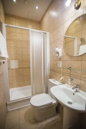 Standard Tek Büyük Yataklı Oda