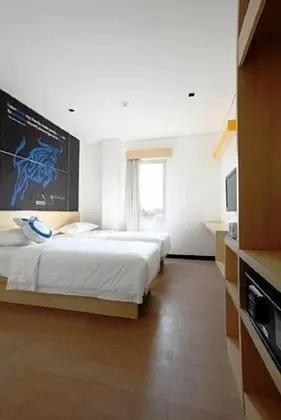 Suite Twin Room Only