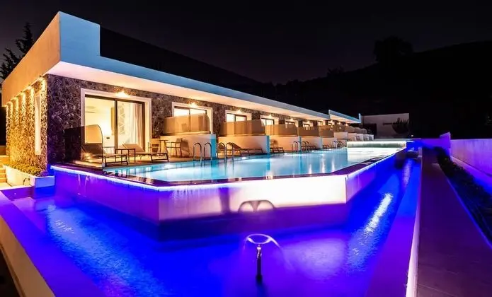Süit, Kişiye Özel Havuzlu, Havuz Manzaralı