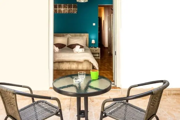 Apart Daire, Balkon (3 Nefeli)