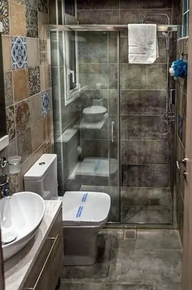 Apart Daire, Balkon (3 Nefeli)