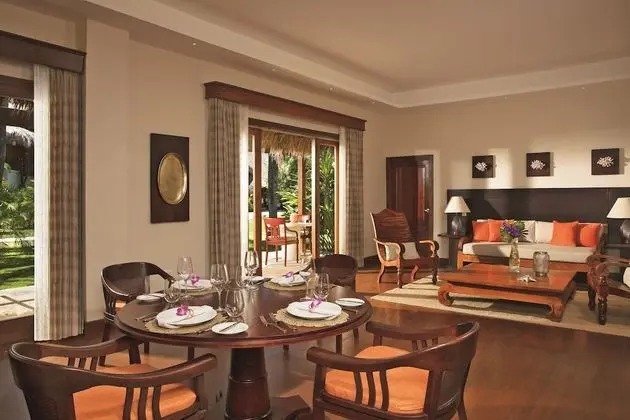 3-Bedroom Villa Caney Garden View