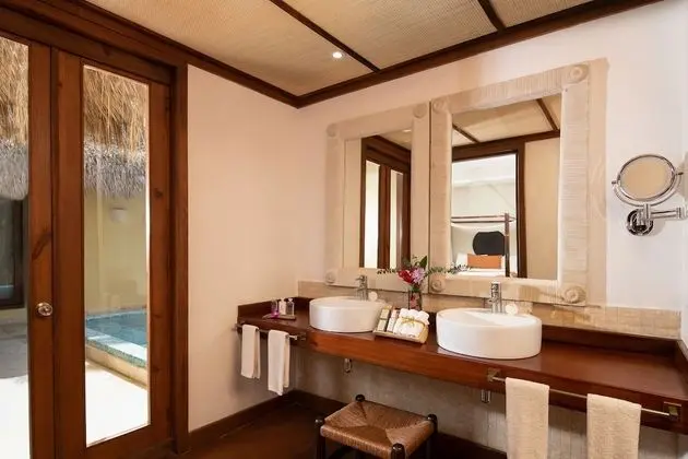 3-Bedroom Villa Caney Garden View