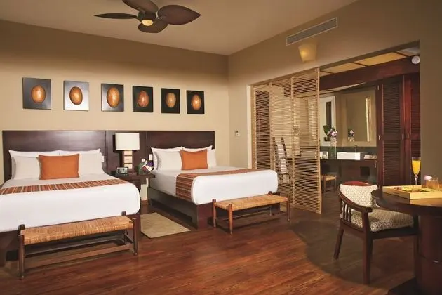 Junior Suite Agua Swim Up Double