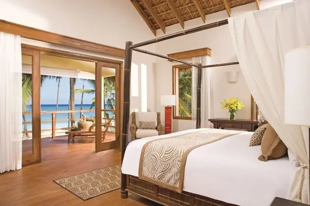 Junior Suite Oceanfront King