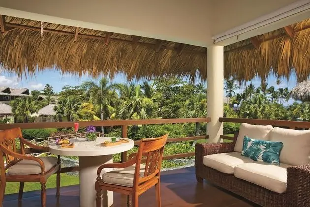 Romantic Junior Suite Garden View King