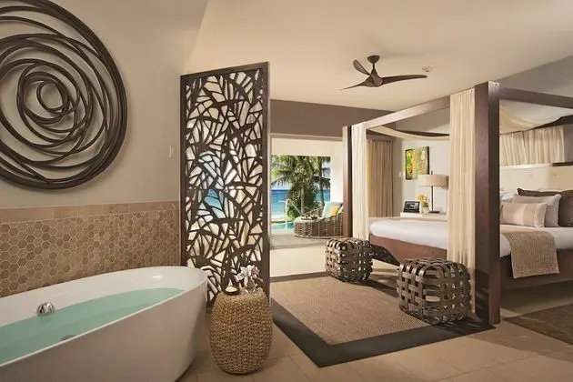 Junior Suite Ocean View King