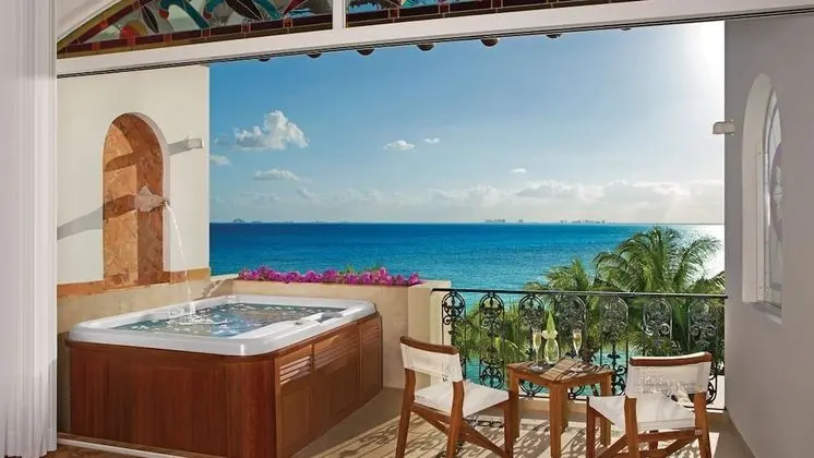 Junior Suite King Superior Ocean Front