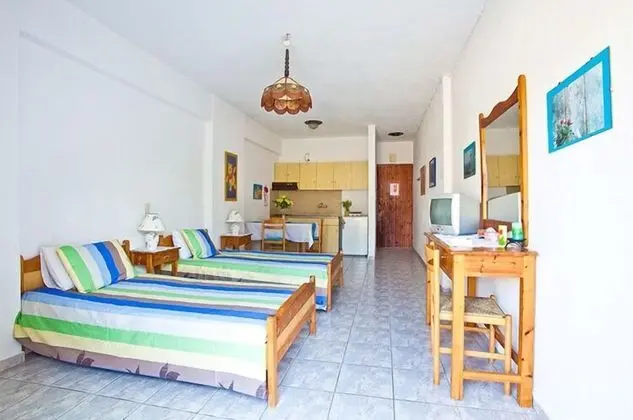 Stüdyo, Bahçe Manzaralı