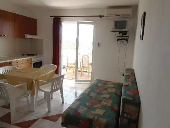 Apart Daire (Zoki - free parking - A2 veliki (2+2))
