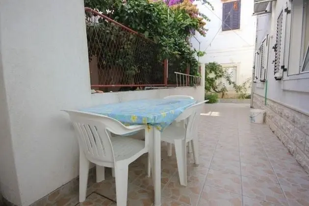 Apart Daire (Zoki - great location close to the se)