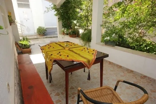 Apart Daire (Zoki - great location close to the se)