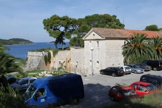 Apart Daire (Zoki - great location close to the se)