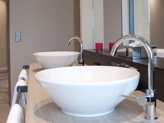 Süit, Nehir Manzaralı