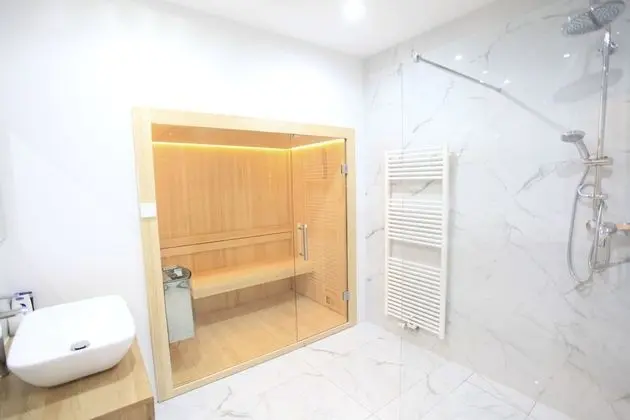 Comfort Oda, 1 Büyük (Queen) Boy Yatak ve Çekyat (with private sauna)