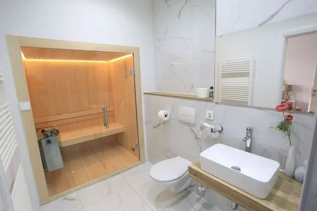 Comfort Oda, 1 Büyük (Queen) Boy Yatak ve Çekyat (with private sauna)