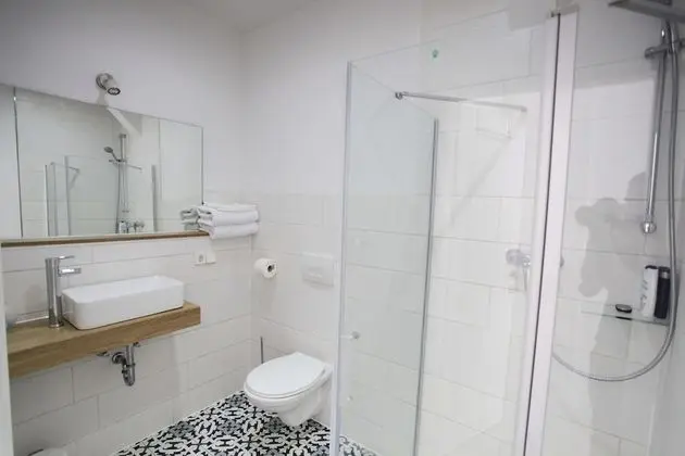 Standard Tek Büyük veya İki Ayrı Yataklı Oda, Banyolu/Duşlu